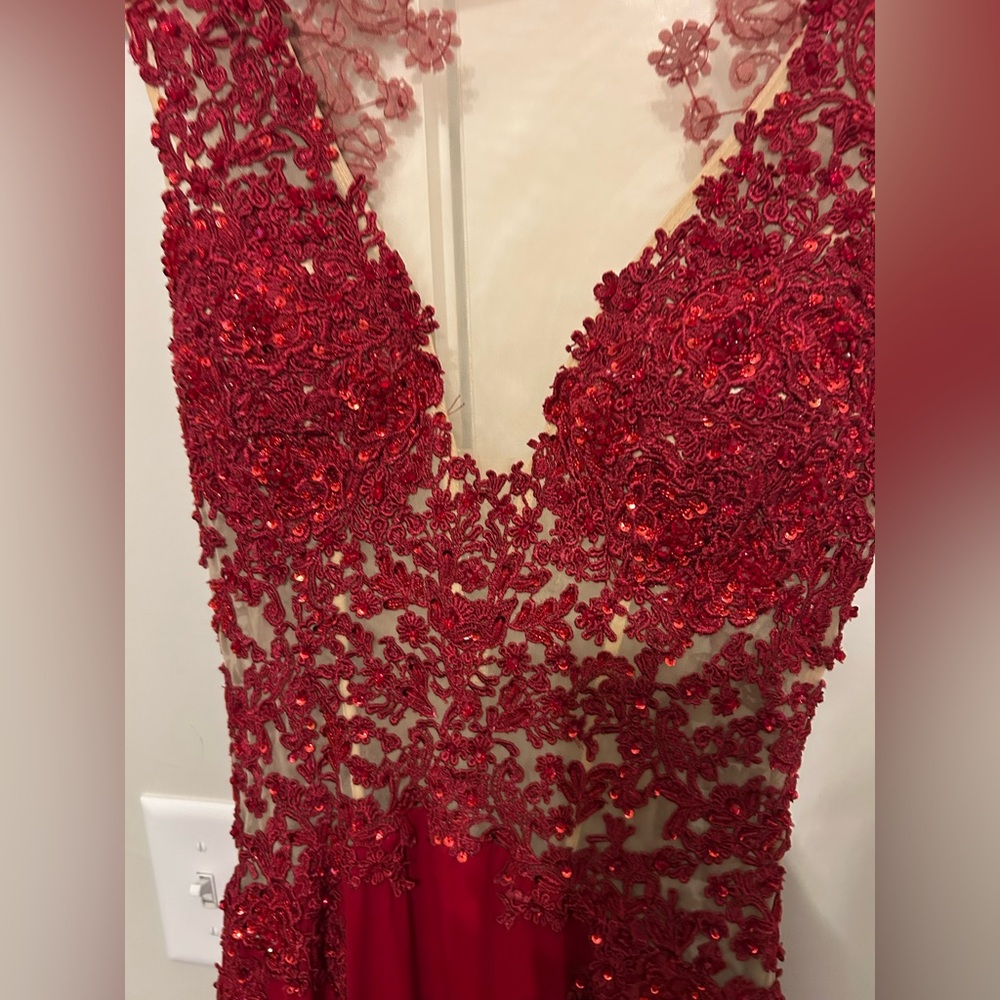 Elegant Red Lace Evening Gown.  Like new - Picture 10 of 15